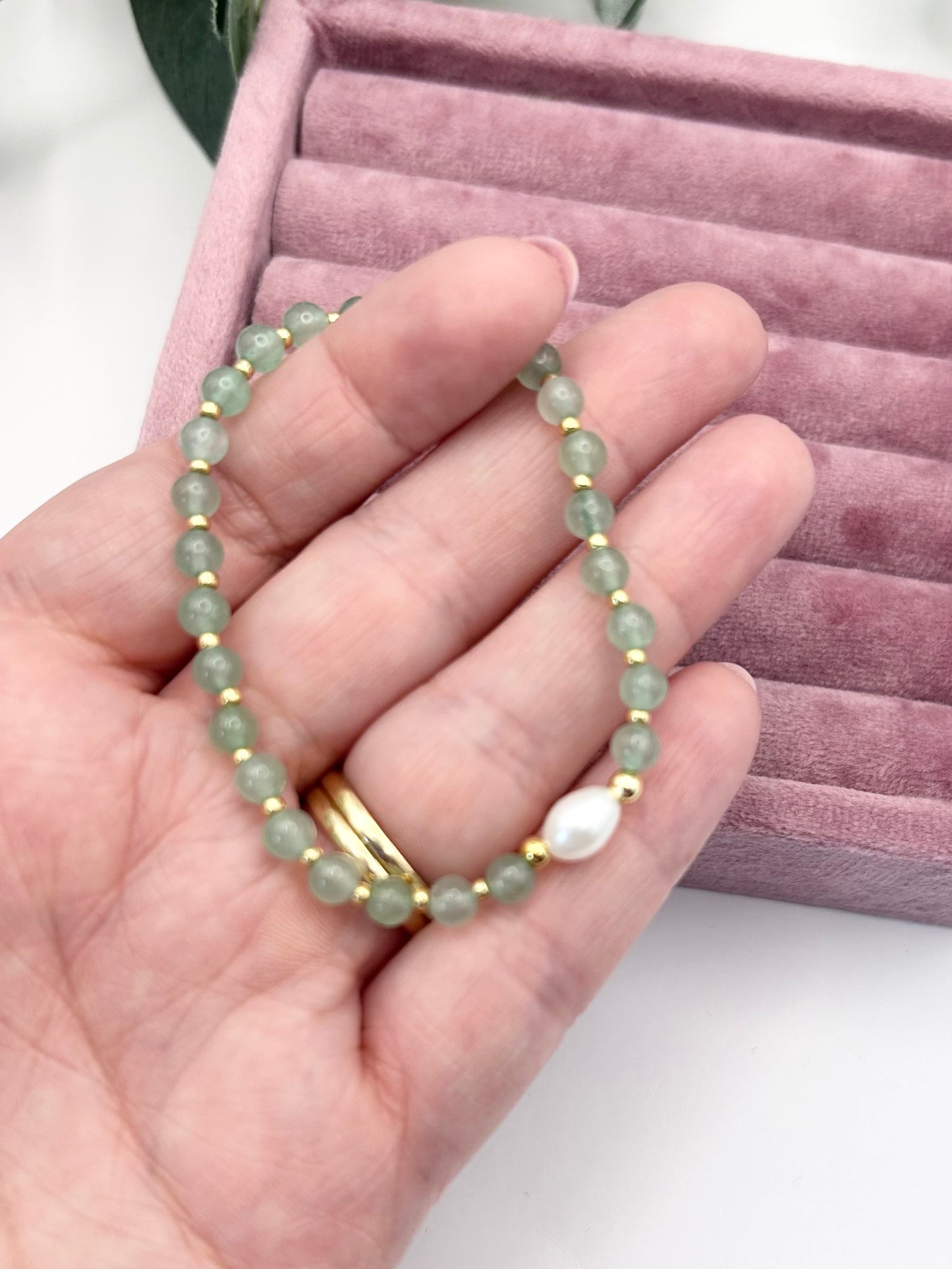 Green Aventurine Gemstone & Freshwater Pearl Bracelet - Gold