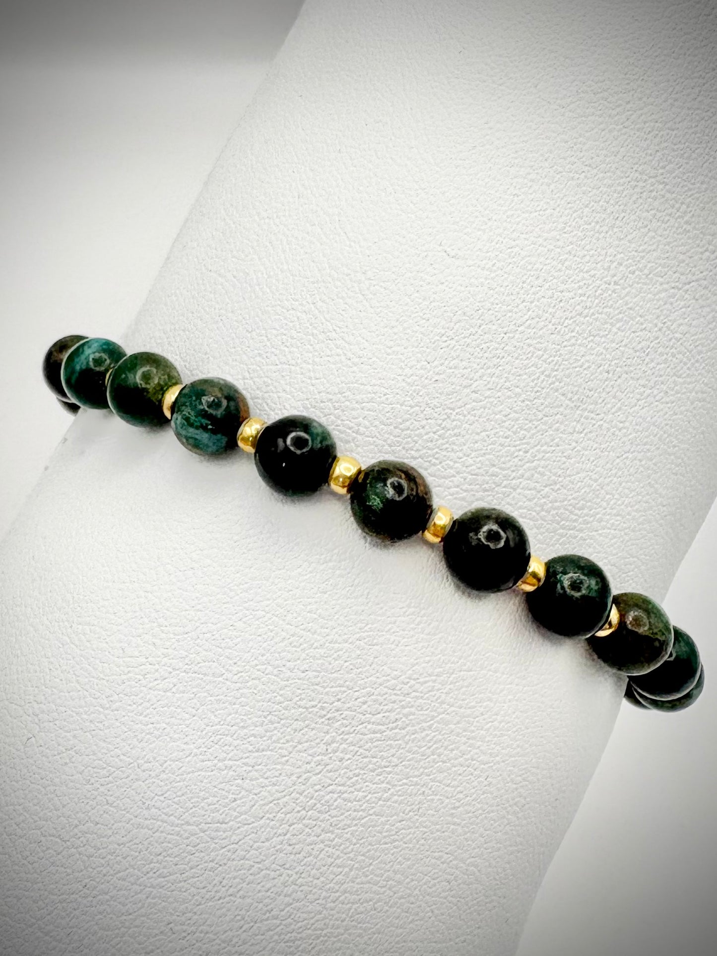 Zambian Emerald Gemstone and Gold Seed Beaded Stretch Bracelet