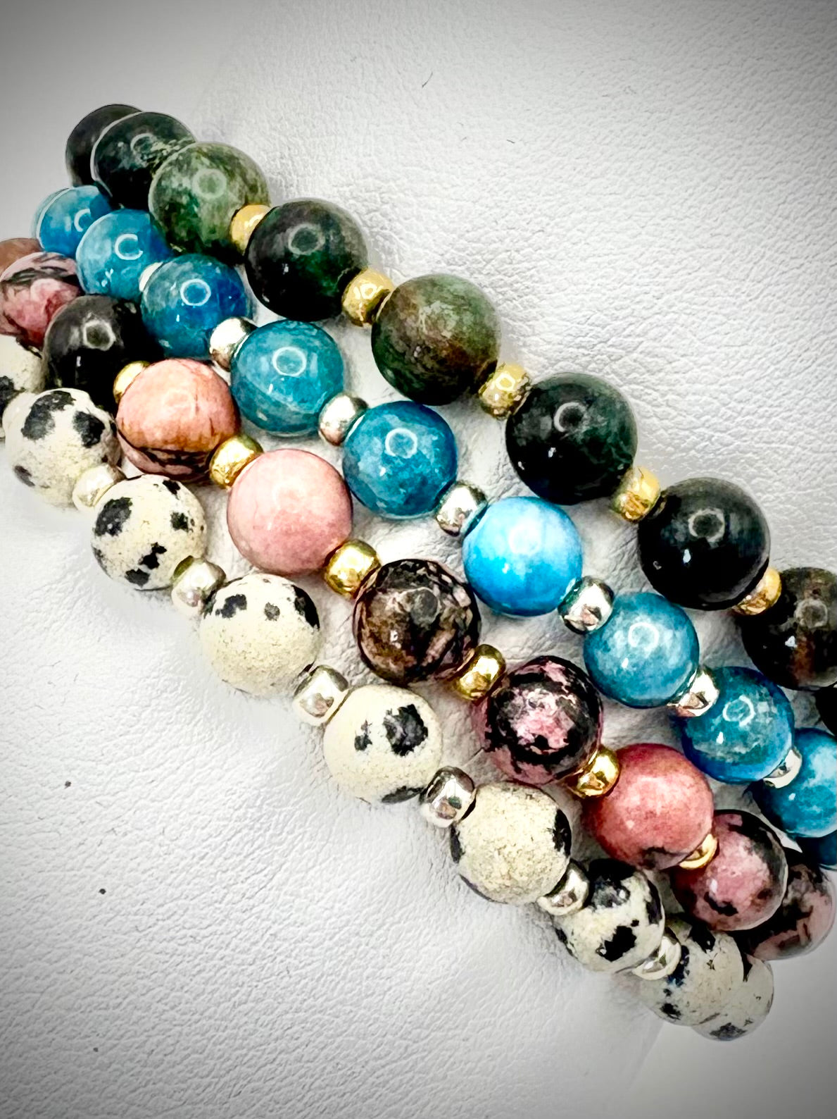 Zambian Emerald Gemstone and Gold Seed Beaded Stretch Bracelet