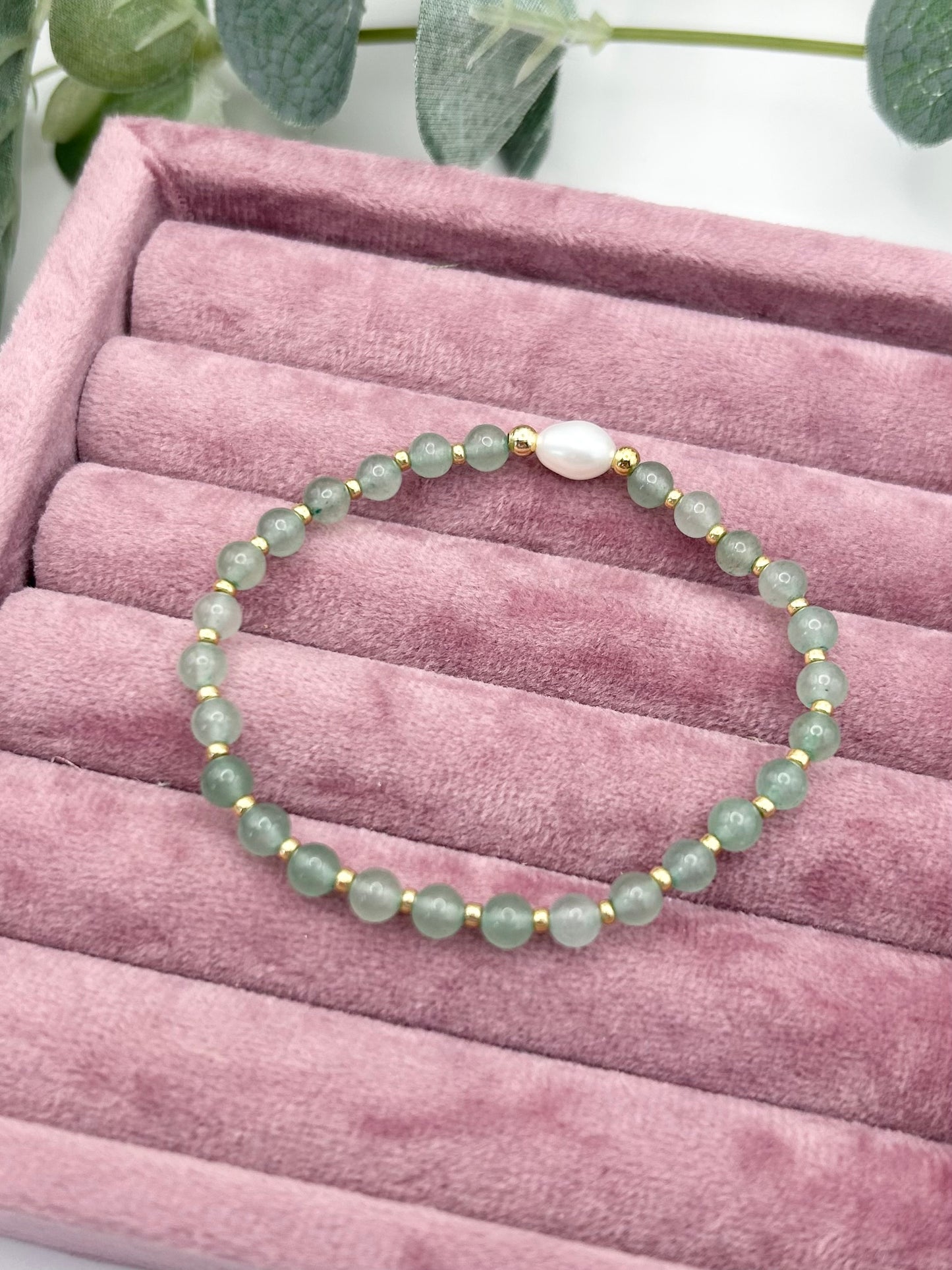 Green Aventurine Gemstone & Freshwater Pearl Bracelet - Gold