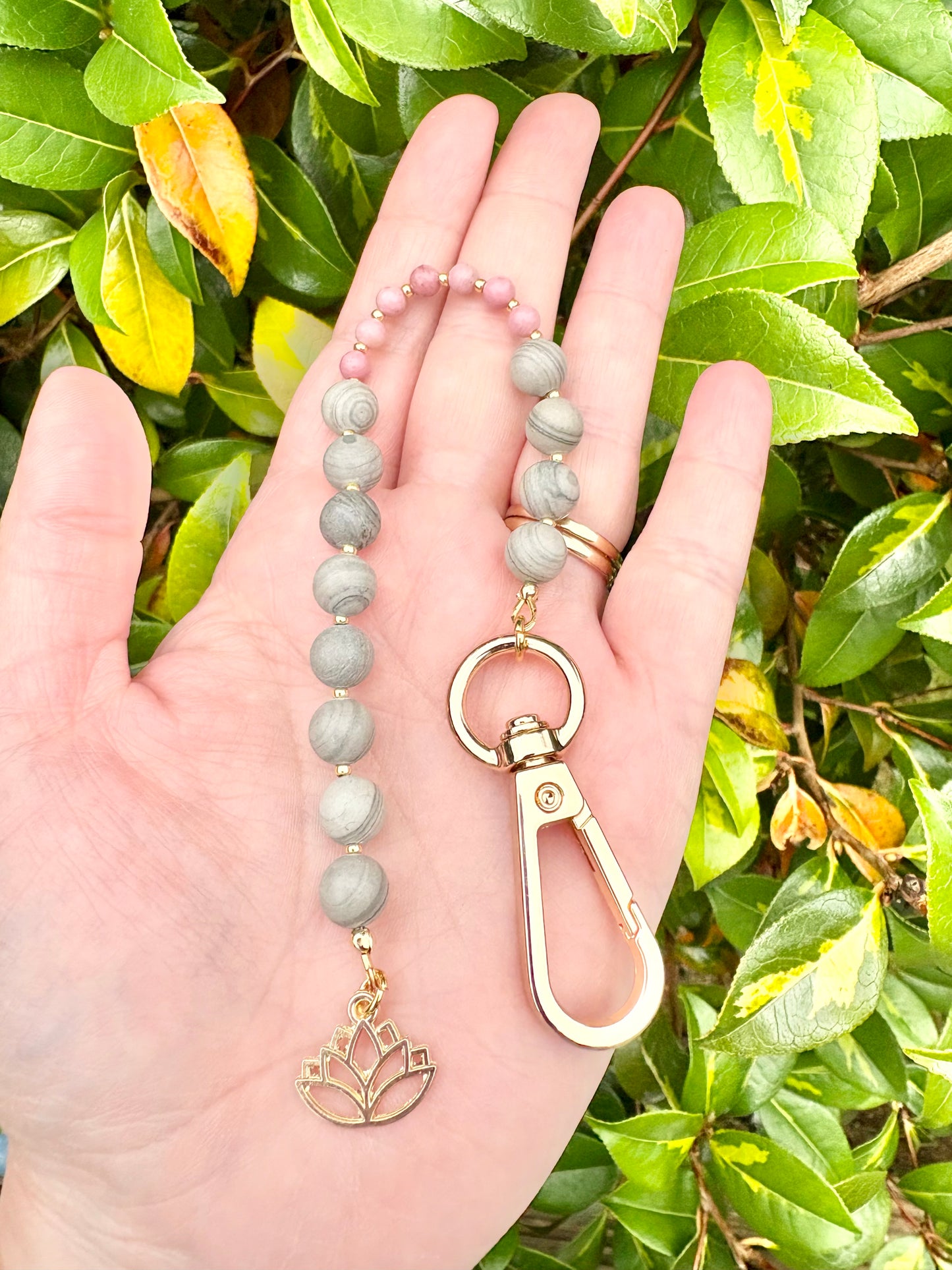 Breathing Beads Keyring - Grey Line Jasper With Rhodonite
