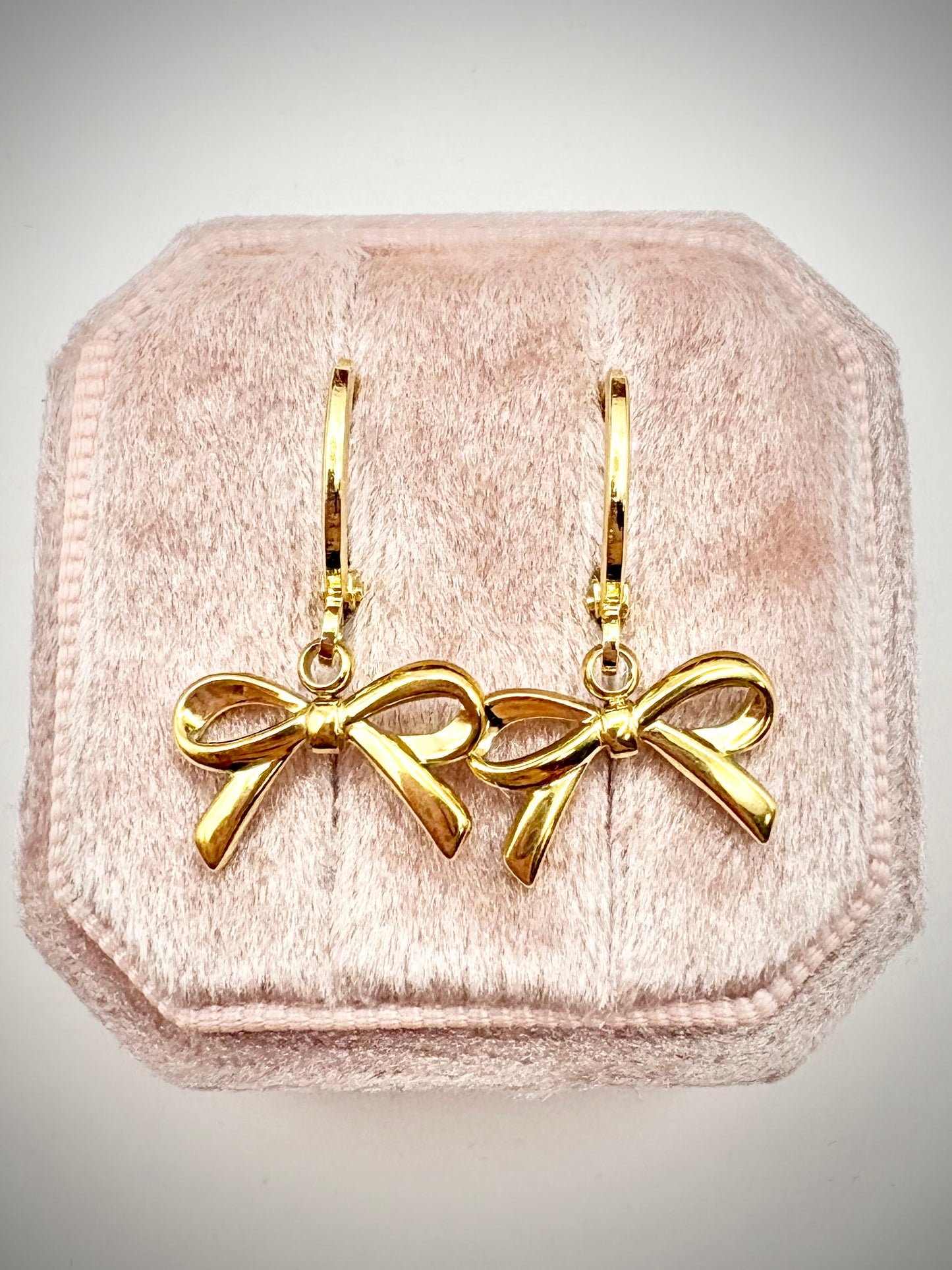 Bow Necklace - Gold or Silver-Plated