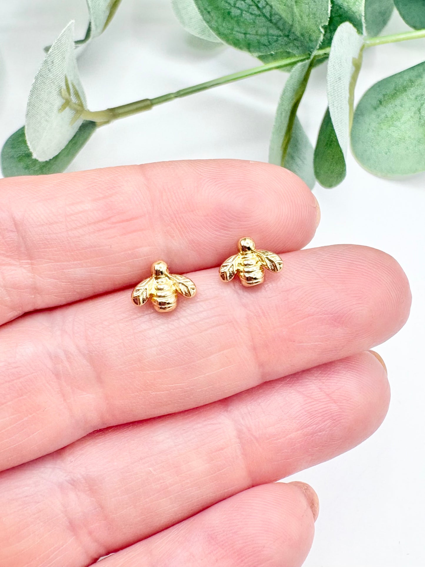 Bee Stud Earrings - Gold-Plated