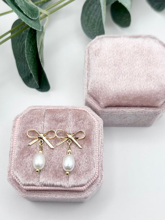 Freshwater Pearl Bow Stud Earrings – Gold or Silver-Plated