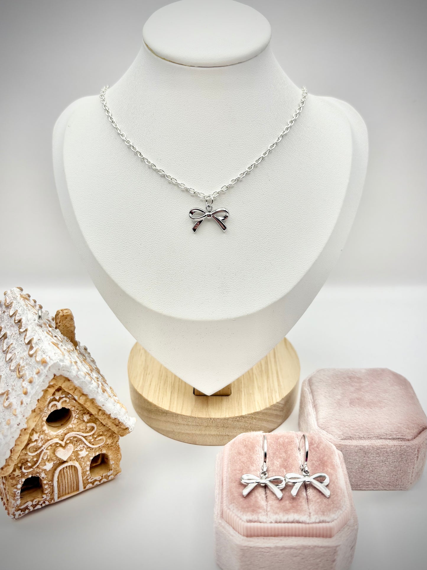 Bow Necklace - Gold or Silver-Plated
