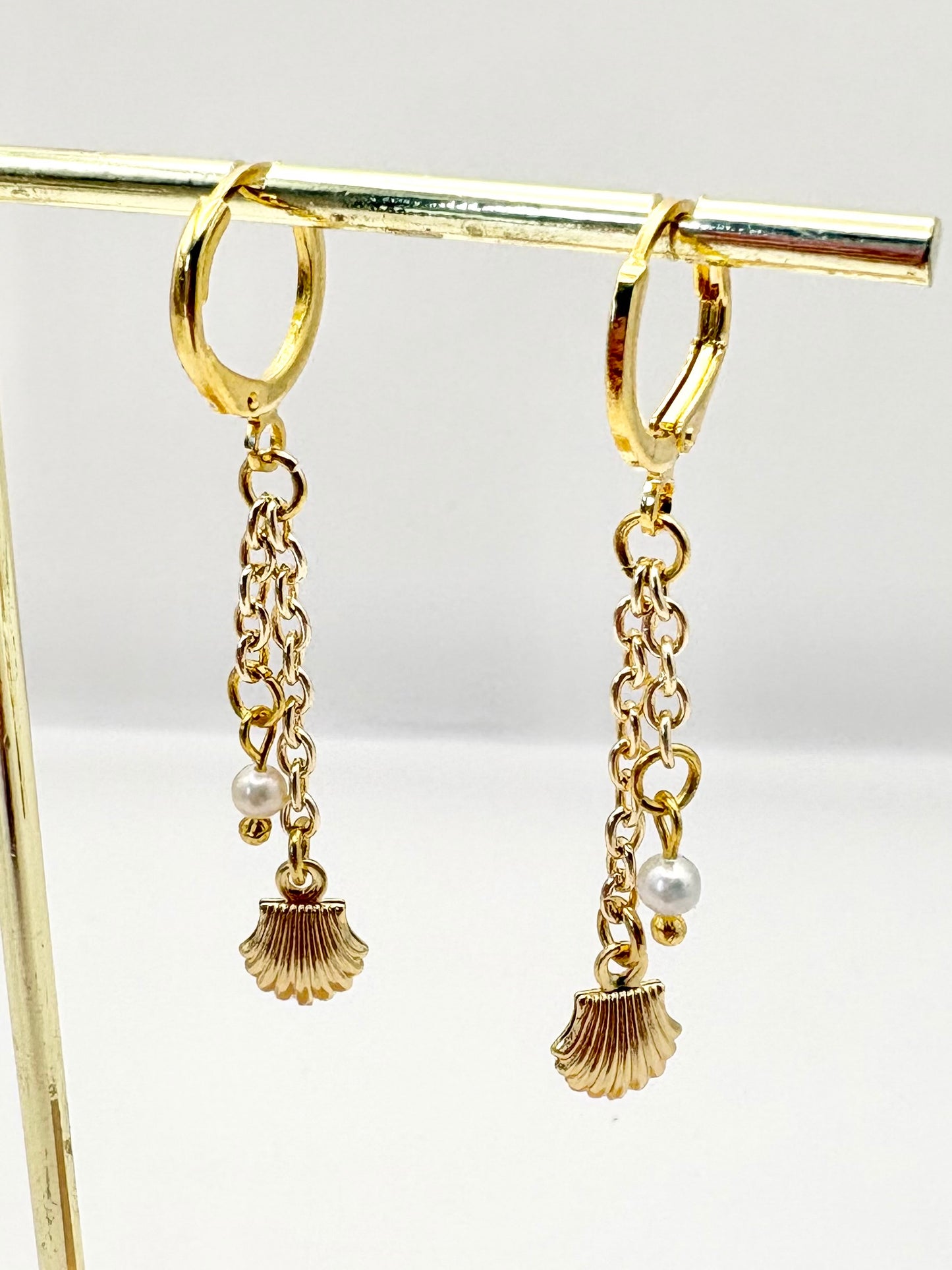Seashell & Freshwater Pearl Drop Huggie Earrings - Gold-Plated