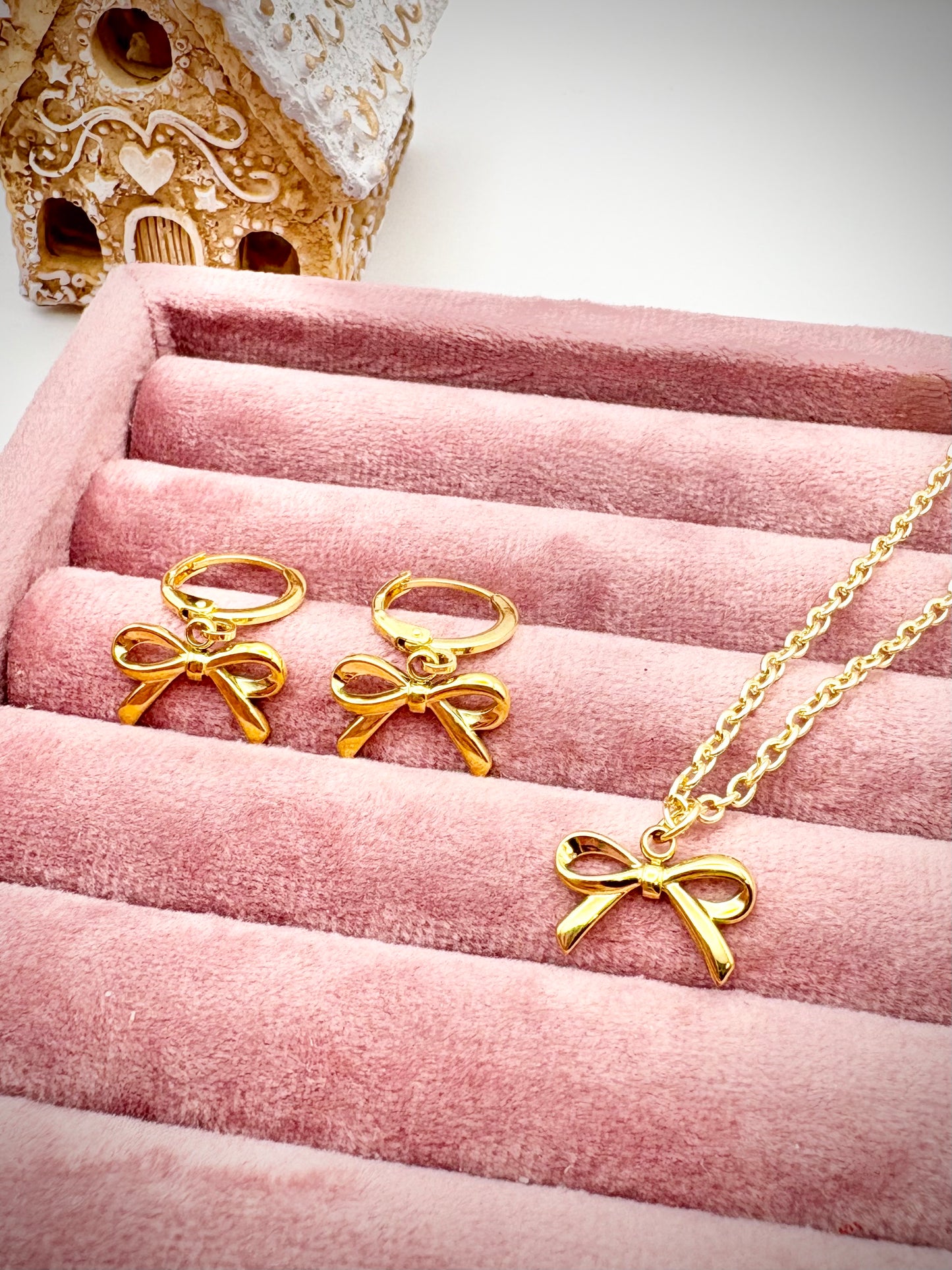 Bow Necklace - Gold or Silver-Plated