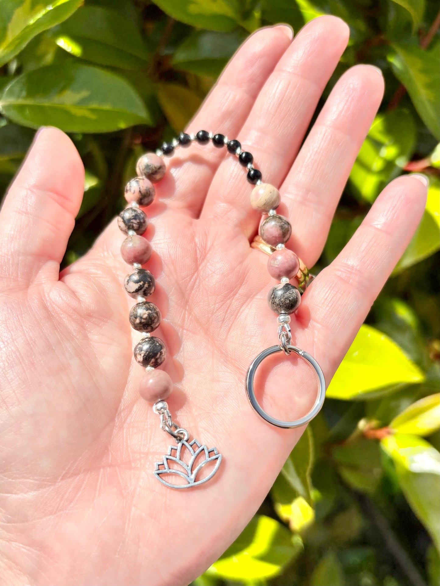 Breathing Beads Keyring - Rhodonite With Black Onyx