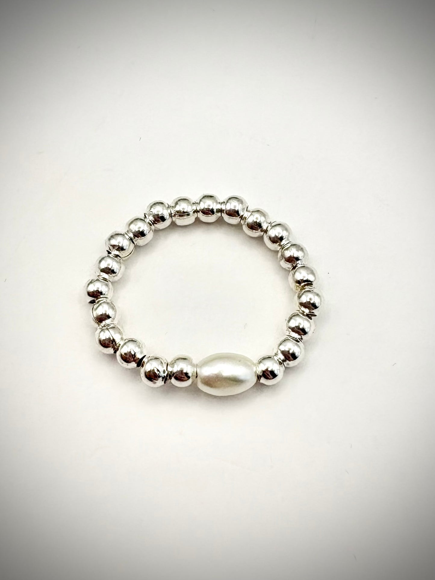 Beaded Stretch Ring with Glass Pearl - Gold or Silver-Plated